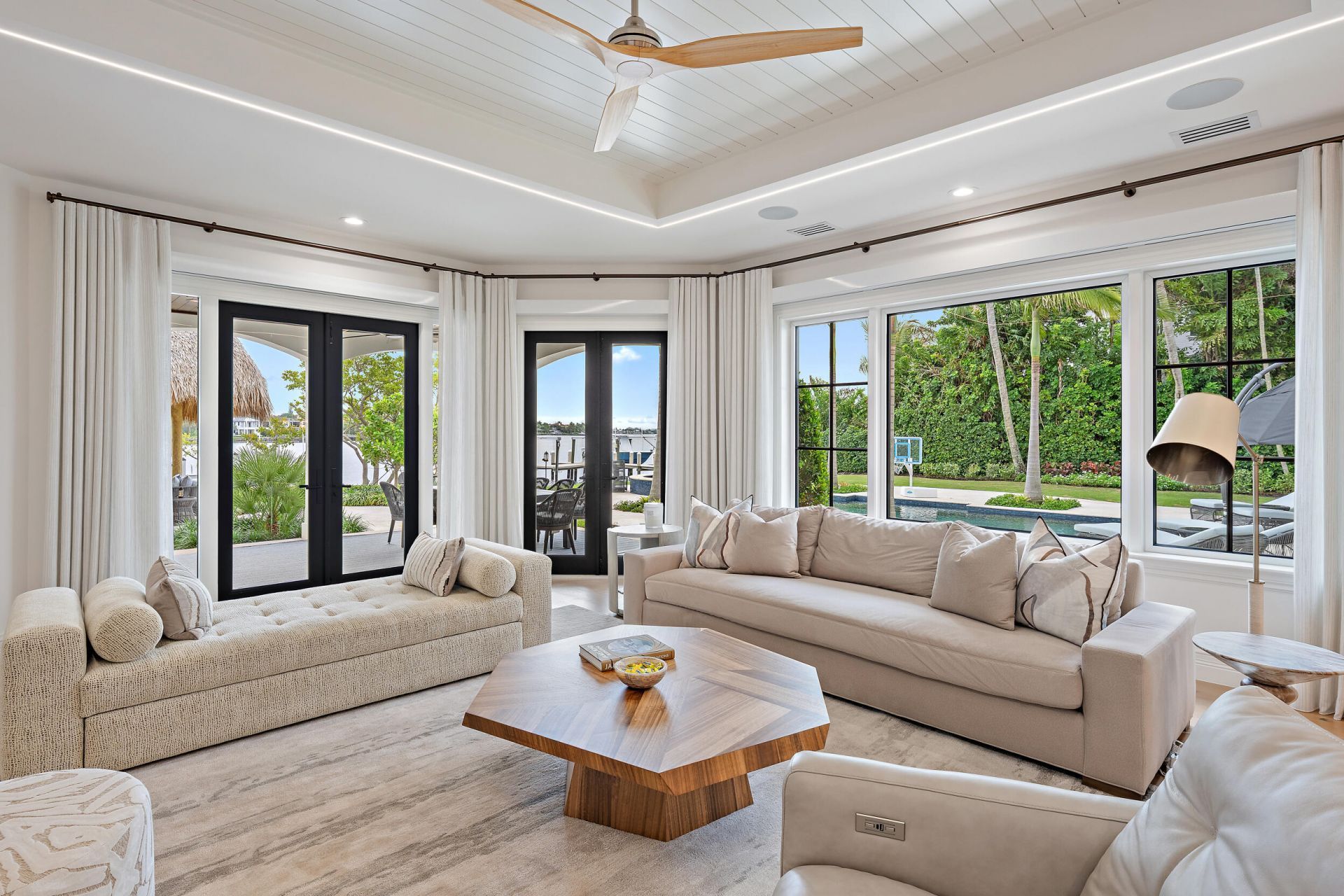 19020 Point Drive, Tequesta, FL 33469 Photo