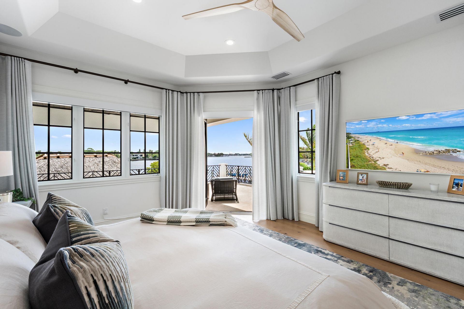 19020 Point Drive, Tequesta, FL 33469 Photo