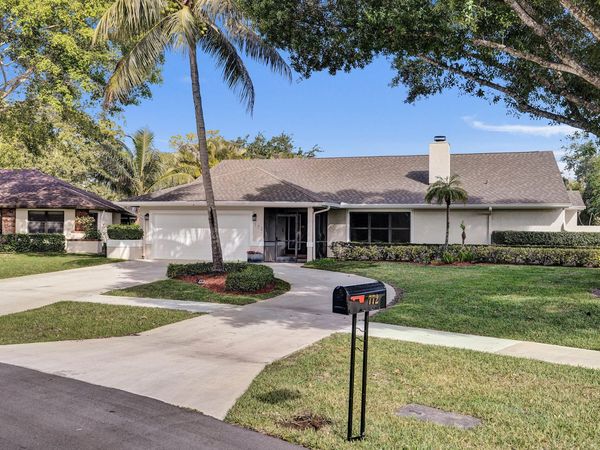722 Juniper Place, Wellington, FL 33414
