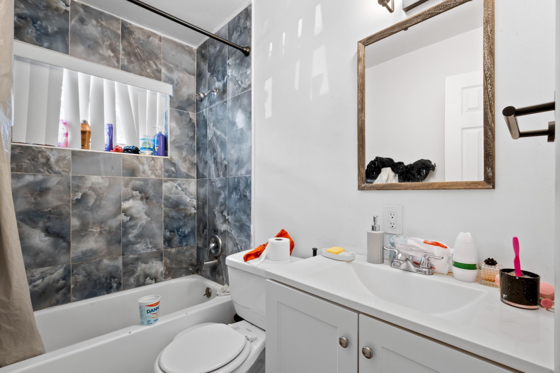 426 NE 166th Street, Unit 2, North Miami Beach, FL 33162 Photo