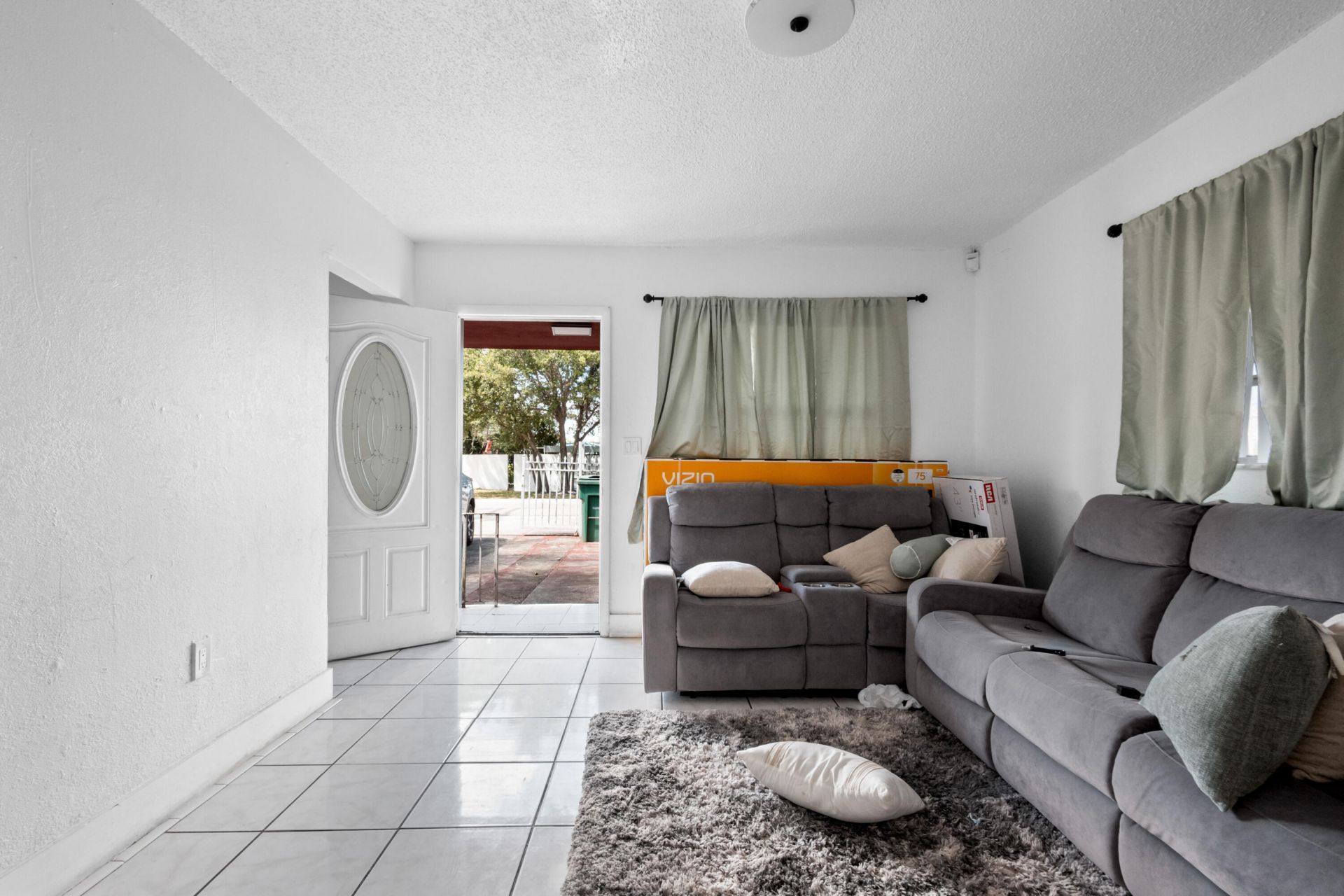 426 NE 166th Street, Unit 2, North Miami Beach, FL 33162 Photo
