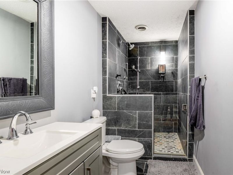 186 Lear Road, Avon Lake, OH 44012 Photo 10