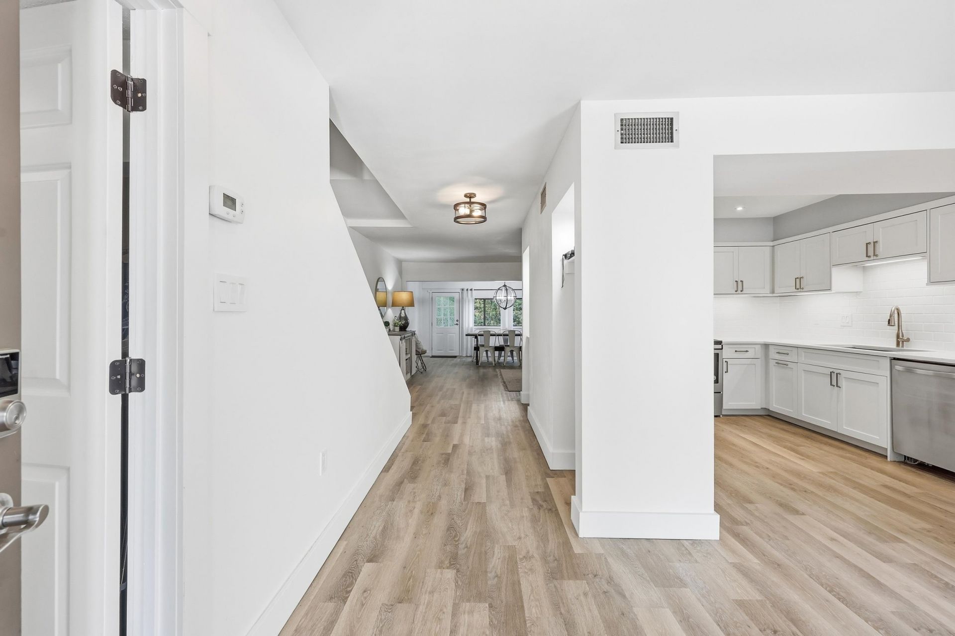 8 Peter Horry Ct.  Photo 4