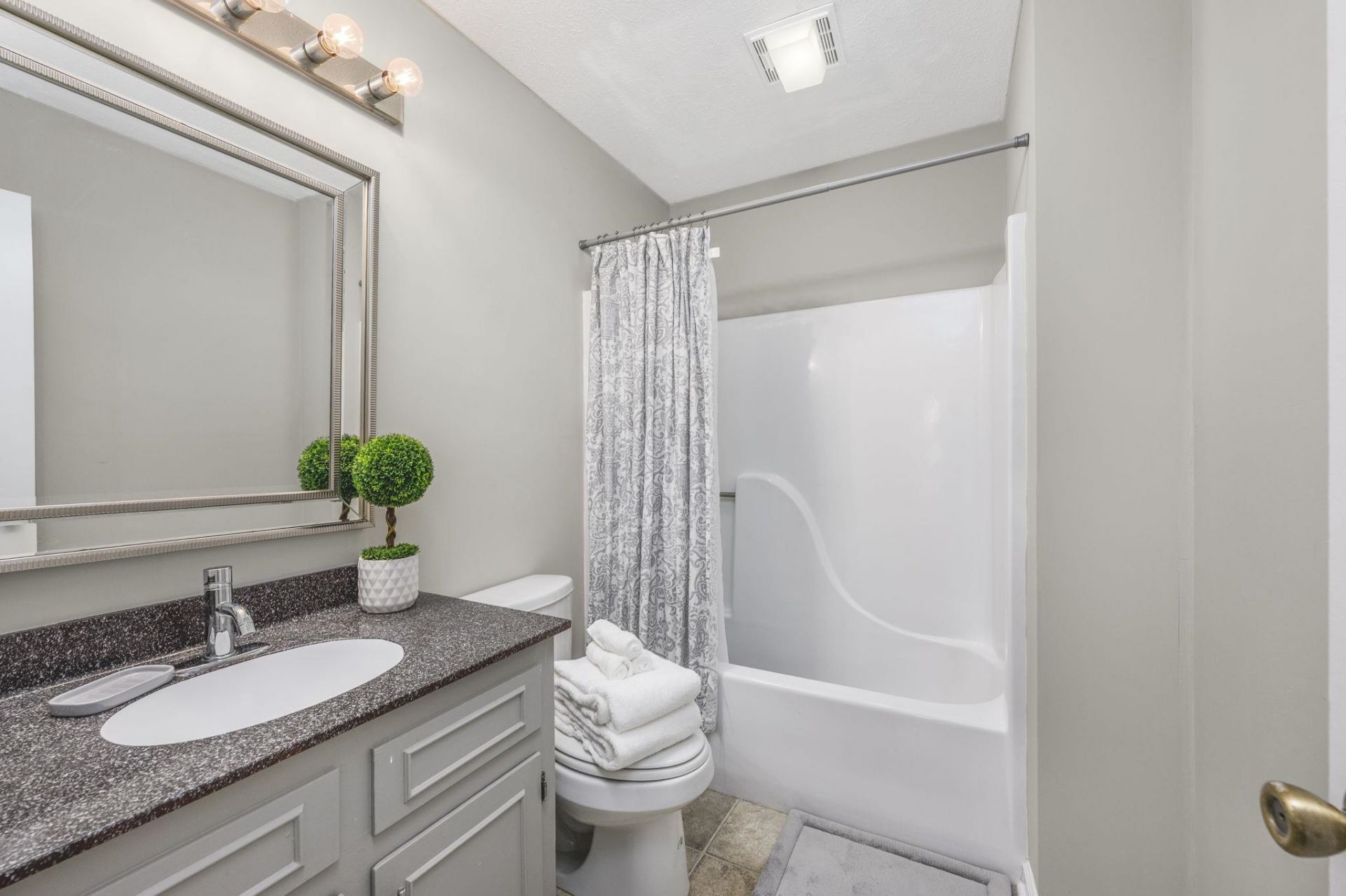 816 9th Ave. S Photo 16