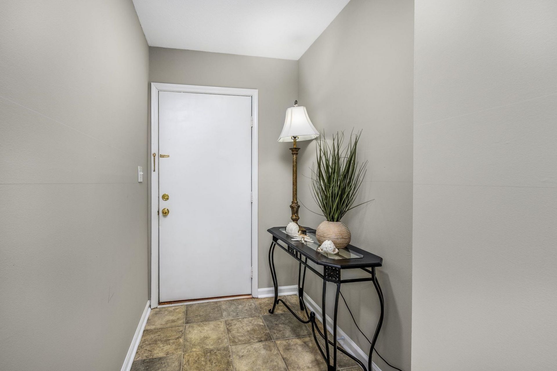 816 9th Ave. S Photo 4