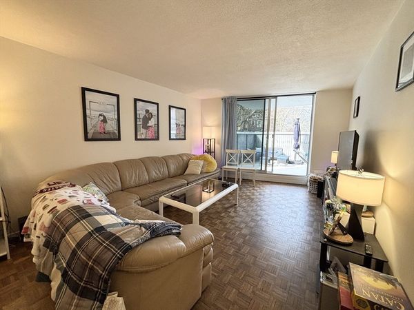 19 Winchester St, Unit 102, Brookline, MA 02446