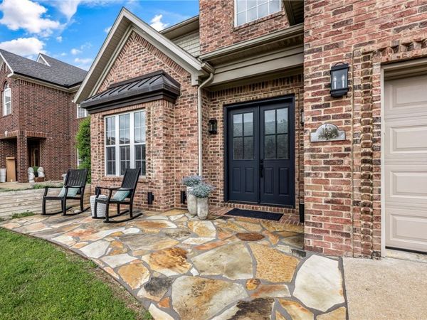 109 SE G Court , Bentonville, AR 72712