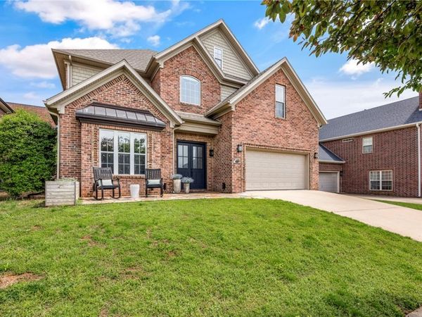 109 SE G Court , Bentonville, AR 72712