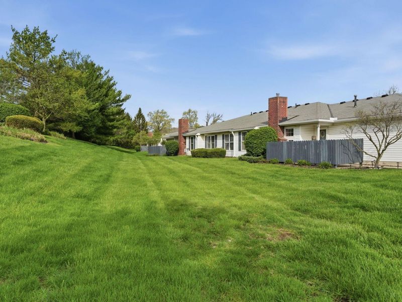 640 Lazelle Road , Columbus, OH 43240 Photo 3