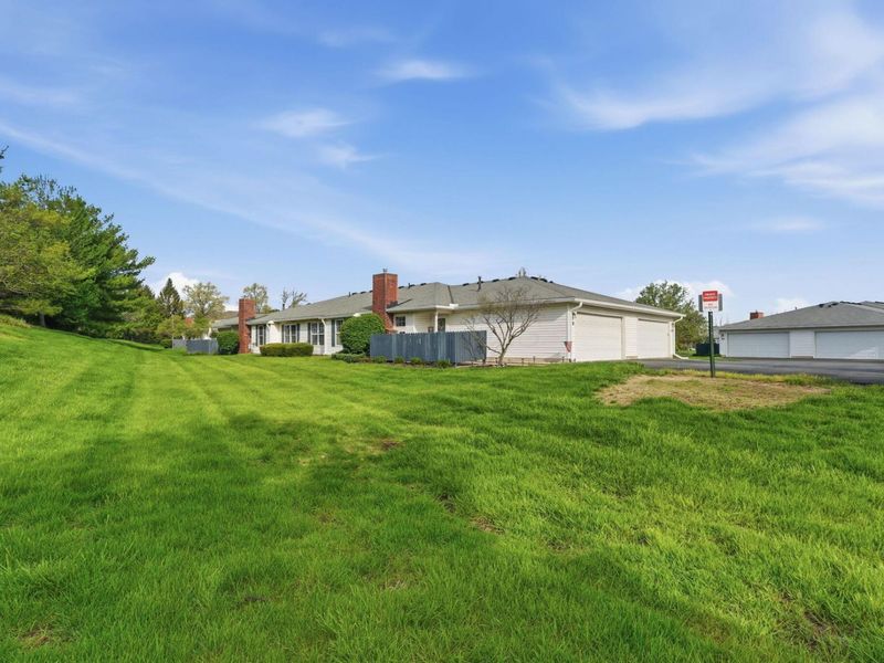 640 Lazelle Road , Columbus, OH 43240 Photo 4