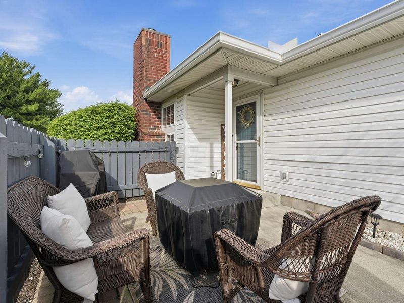 640 Lazelle Road , Columbus, OH 43240 Photo 6