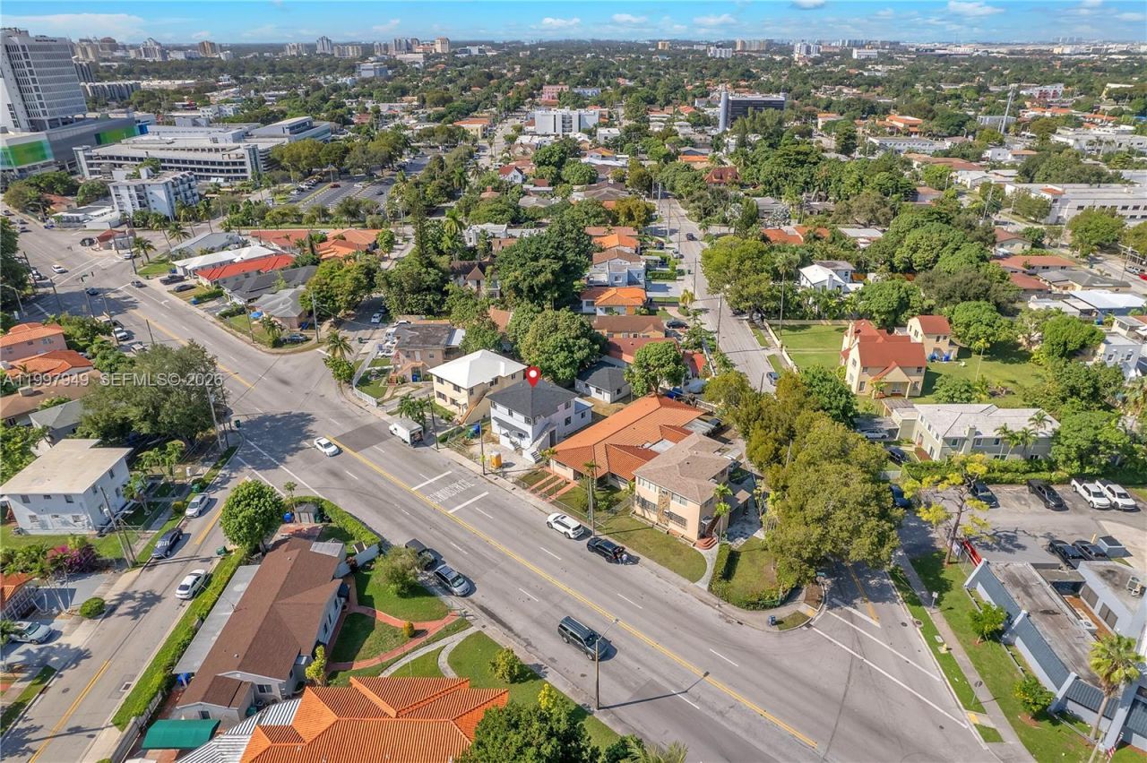 450 Beacom Blvd , Miami, FL 33135 Photo