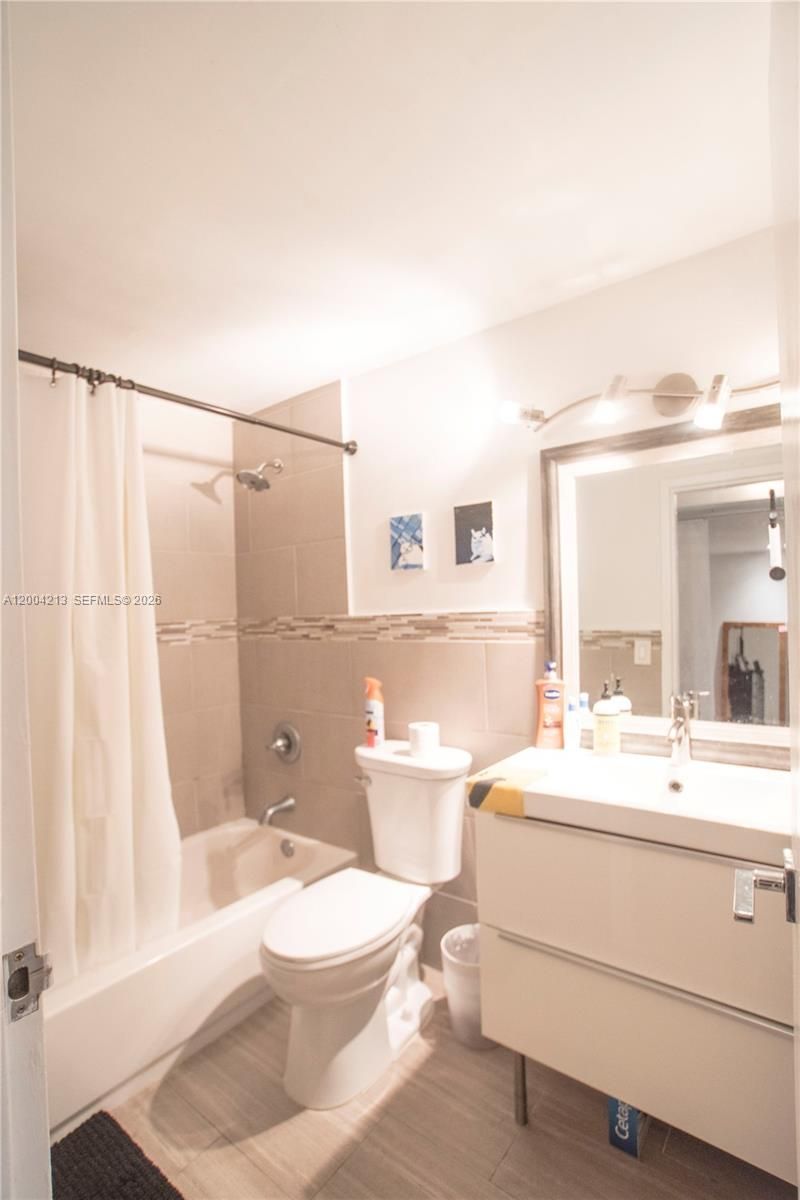 801 Brickell Bay Dr, Unit 363, Miami, FL 33131 Photo