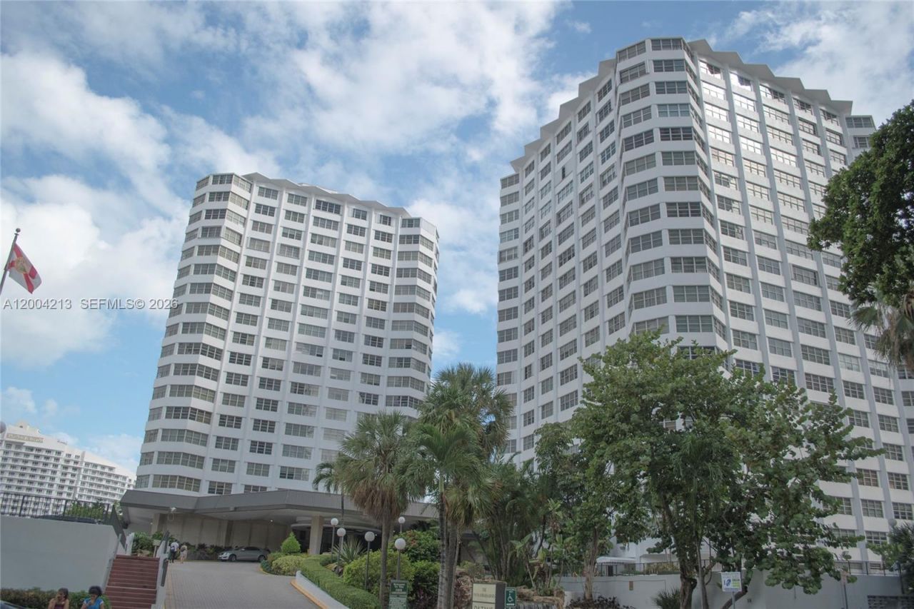 801 Brickell Bay Dr, Unit 363, Miami, FL 33131 Photo