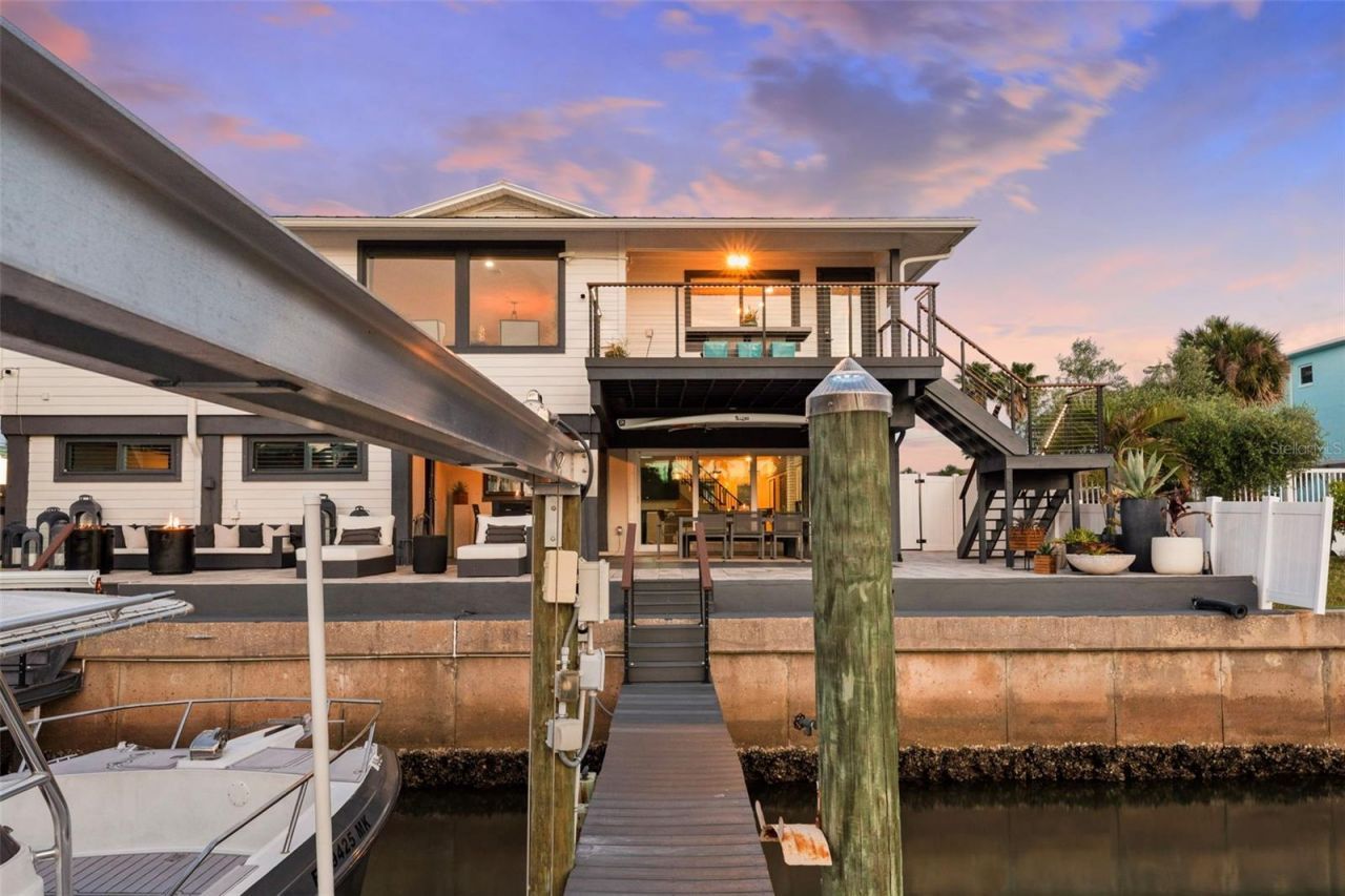 439 Causeway Boulevard, Dunedin, FL 34698 Photo