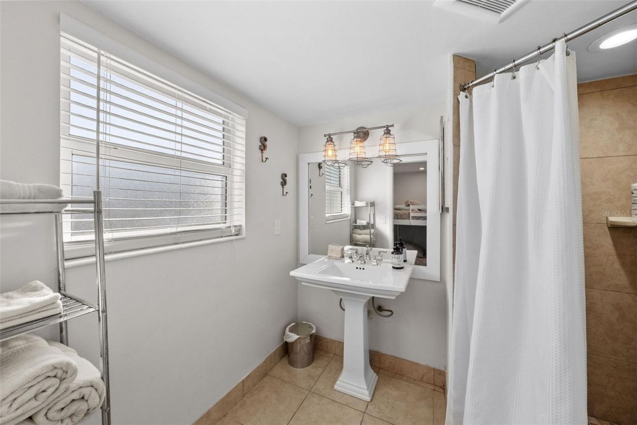 439 Causeway Boulevard, Dunedin, FL 34698 Photo