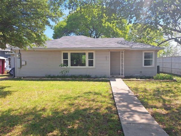 502 N Church Street , Decatur, TX 76234