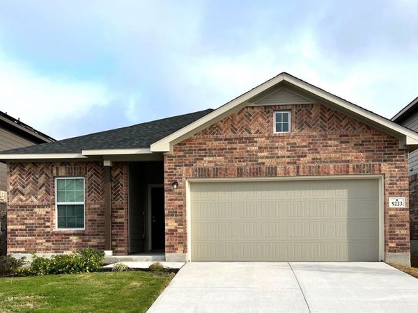 9223 Grand Western, Converse, TX 78109