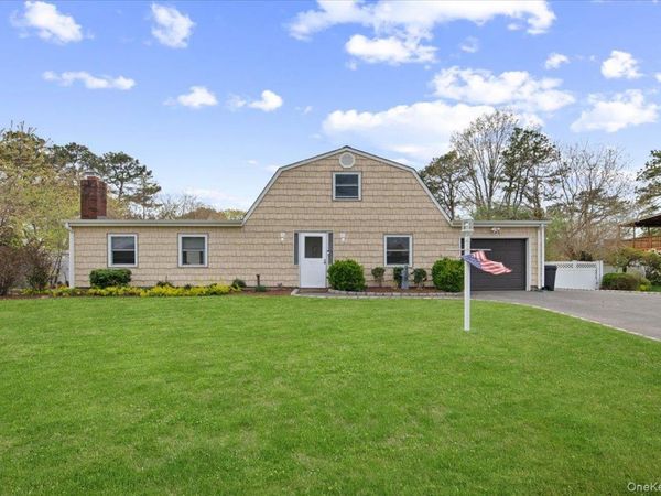 22 Redpine Road , Medford, NY 11763