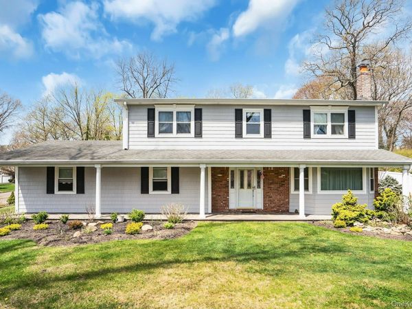 39 McLane Drive , Dix Hills, NY 11746