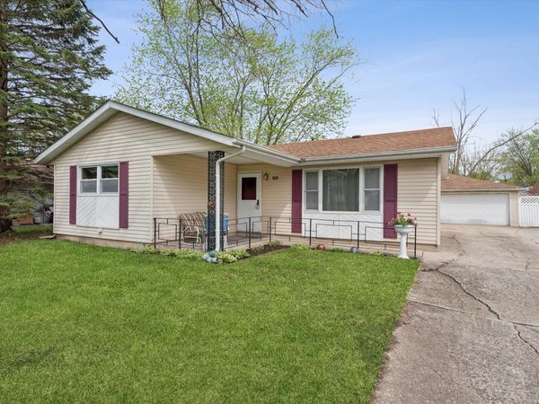 2942 W 76th Lane , Merrillville, IN 46410