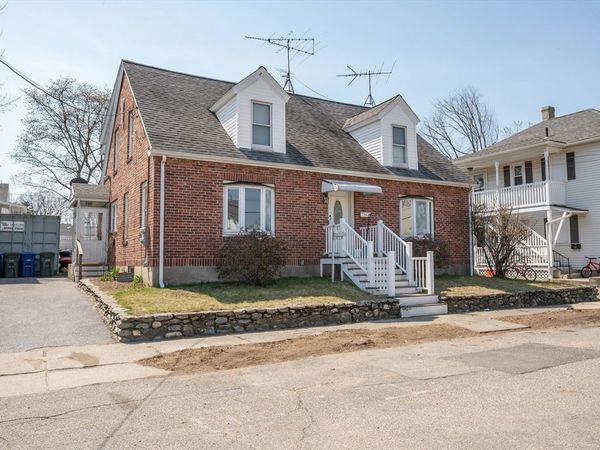 16 Central Ct, Leominster, MA 01453