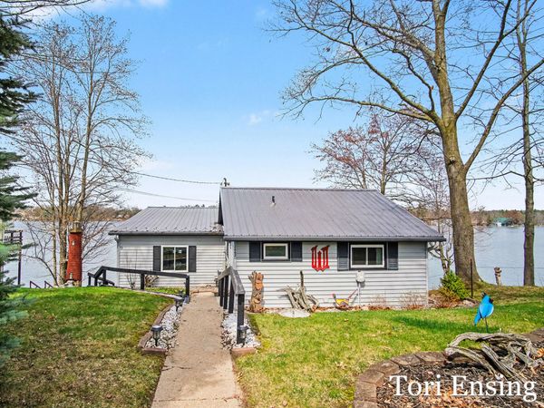 2662 Lakeside Drive, Stanton, MI 48888
