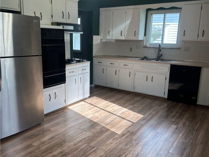 1187 Bonnie Lane, Mayfield Heights, OH 44124 Photo 4