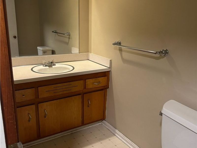 1187 Bonnie Lane, Mayfield Heights, OH 44124 Photo 9