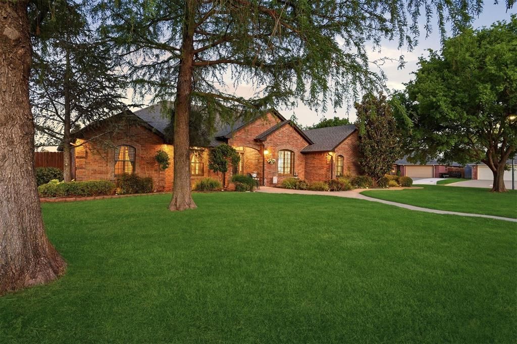 200 Clayton Road, Elk City, OK 73644 Main Photo