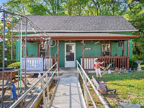 1730 2nd Street Place SW, Hickory, NC 28602