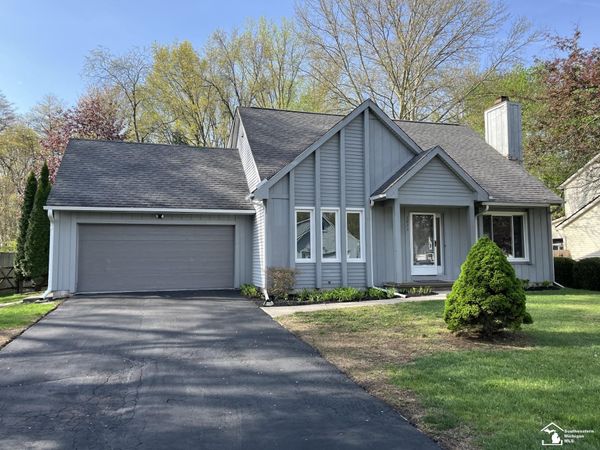 3823 Oldbury Street, Lambertville, MI 48144