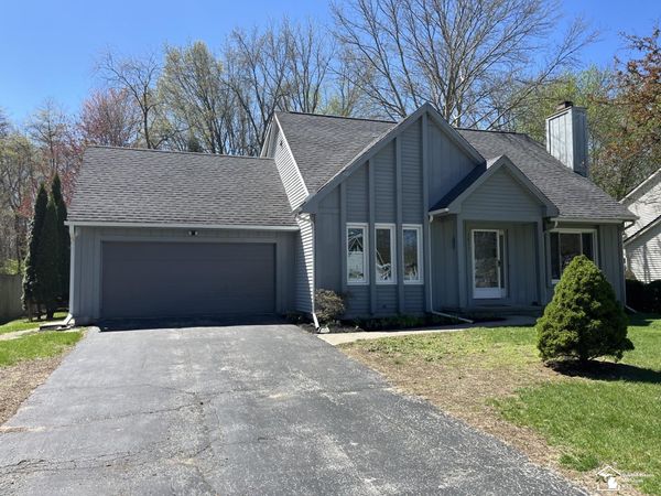 3823 Oldbury Street, Lambertville, MI 48144