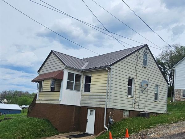 23 Cross St , Burgettstown, PA 15021