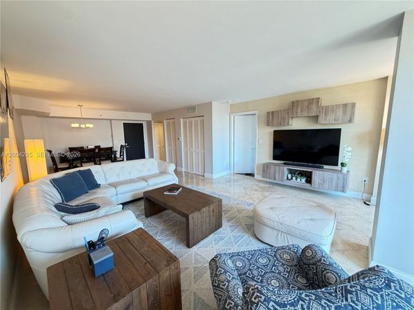 90 Alton Rd, Unit 301, Miami Beach, FL 33139