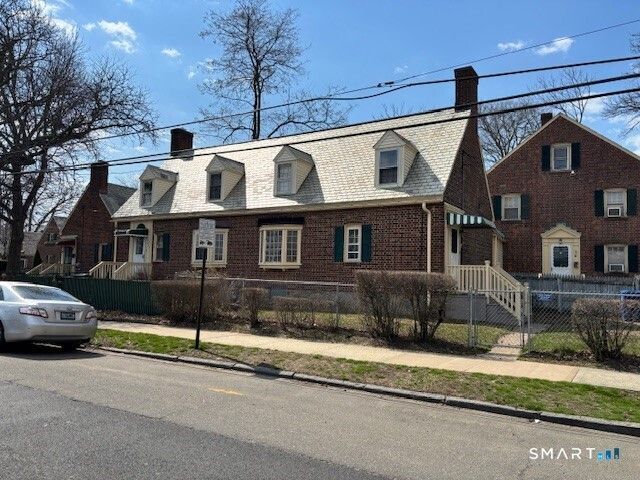 347 Iranistan, Bridgeport, CT 06604 Main Photo