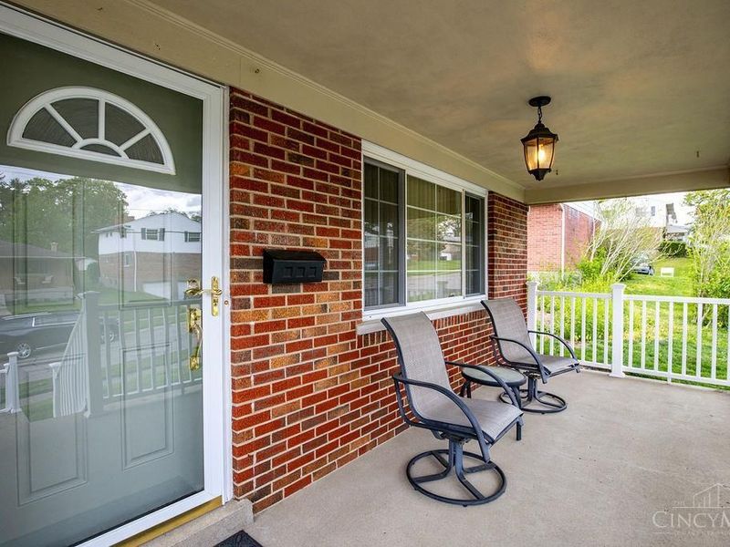 6268 Sharlene Drive, Green Township, OH 45248 Photo 2