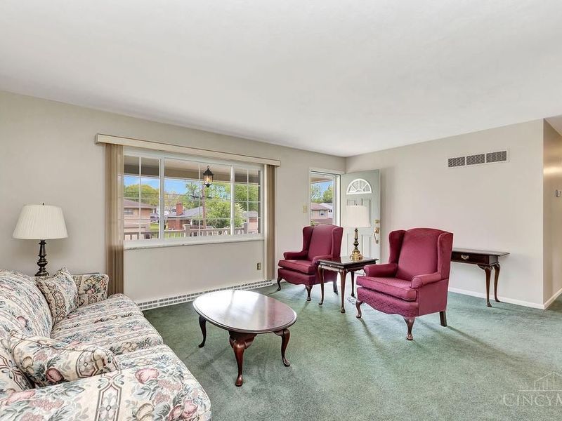 6268 Sharlene Drive, Green Township, OH 45248 Photo 9