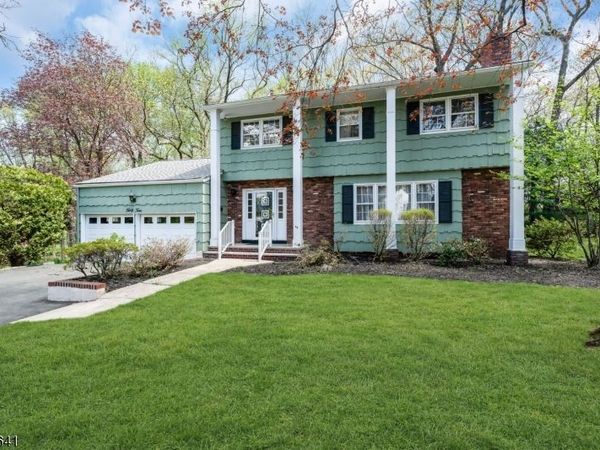 44 Manitou Cir, Westfield, NJ 07090