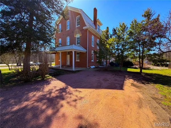 300 S College Street , Arcadia, MO 63621