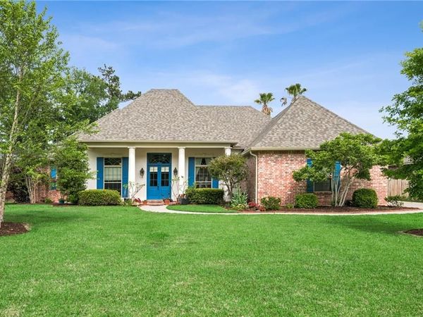 221 DELTA Drive , Mandeville, LA 70448