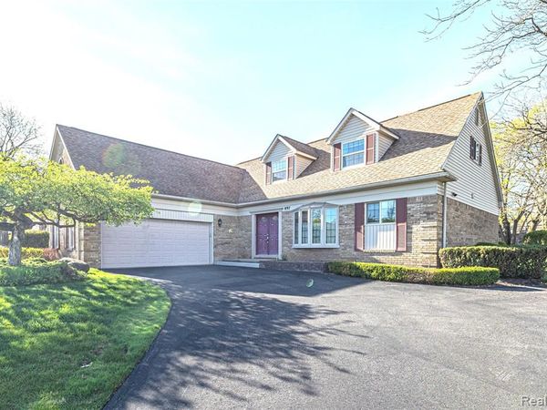 897 Augusta Drive, Rochester Hills, MI 48309