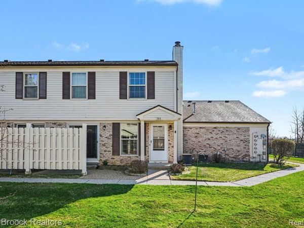 1516 S Dover Hill S, Walled Lake, MI 48390