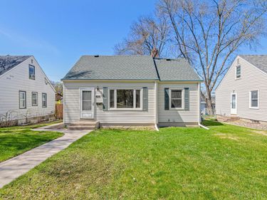 142 Van Buren Avenue S, Hopkins, MN 55343