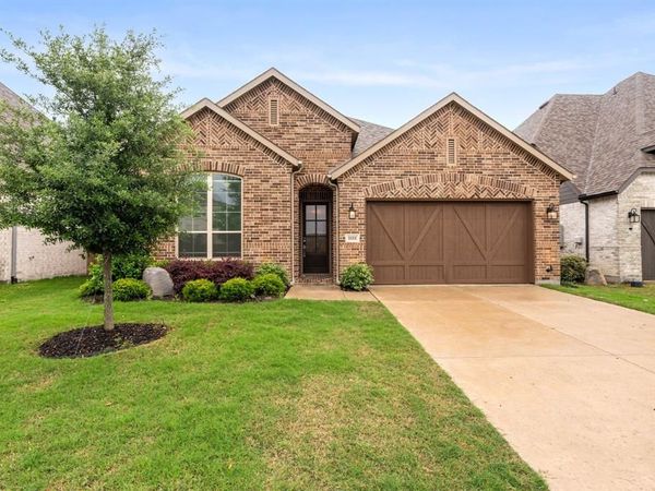1111 Briar Oak Lane, Mansfield, TX 76063