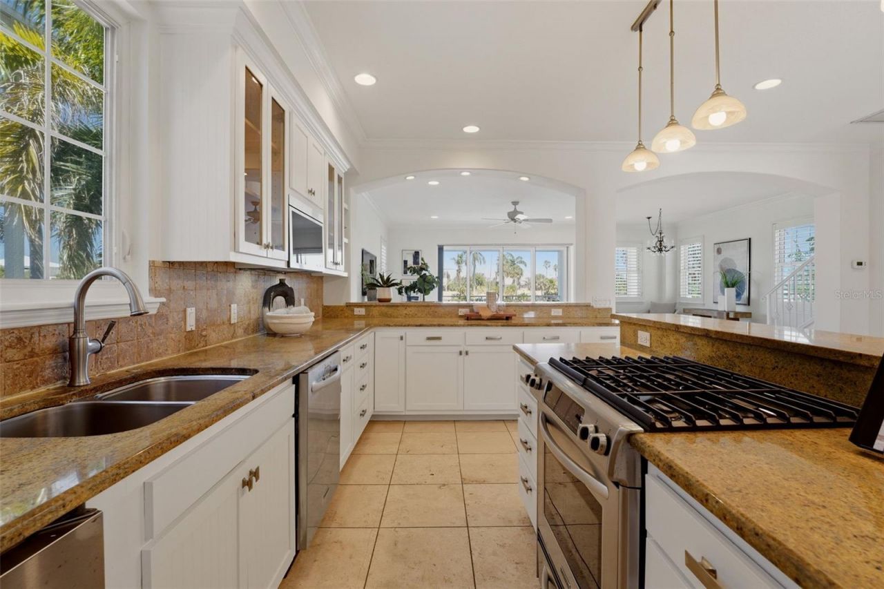 418 Pine Avenue, Anna Maria, FL 34216 Photo