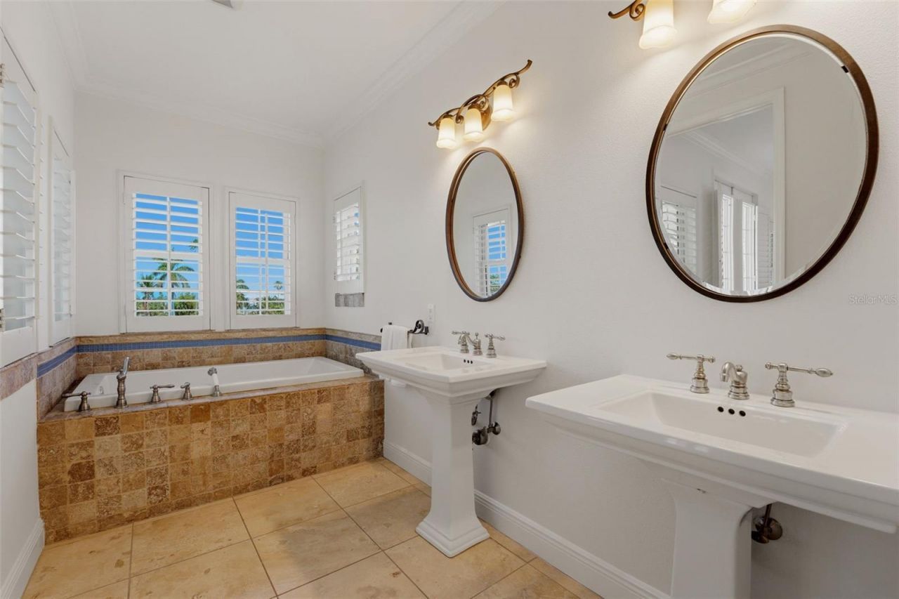 418 Pine Avenue, Anna Maria, FL 34216 Photo