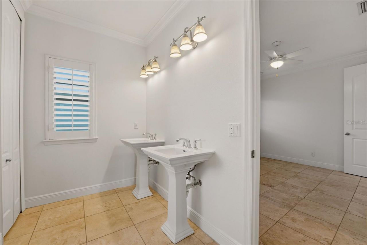 418 Pine Avenue, Anna Maria, FL 34216 Photo