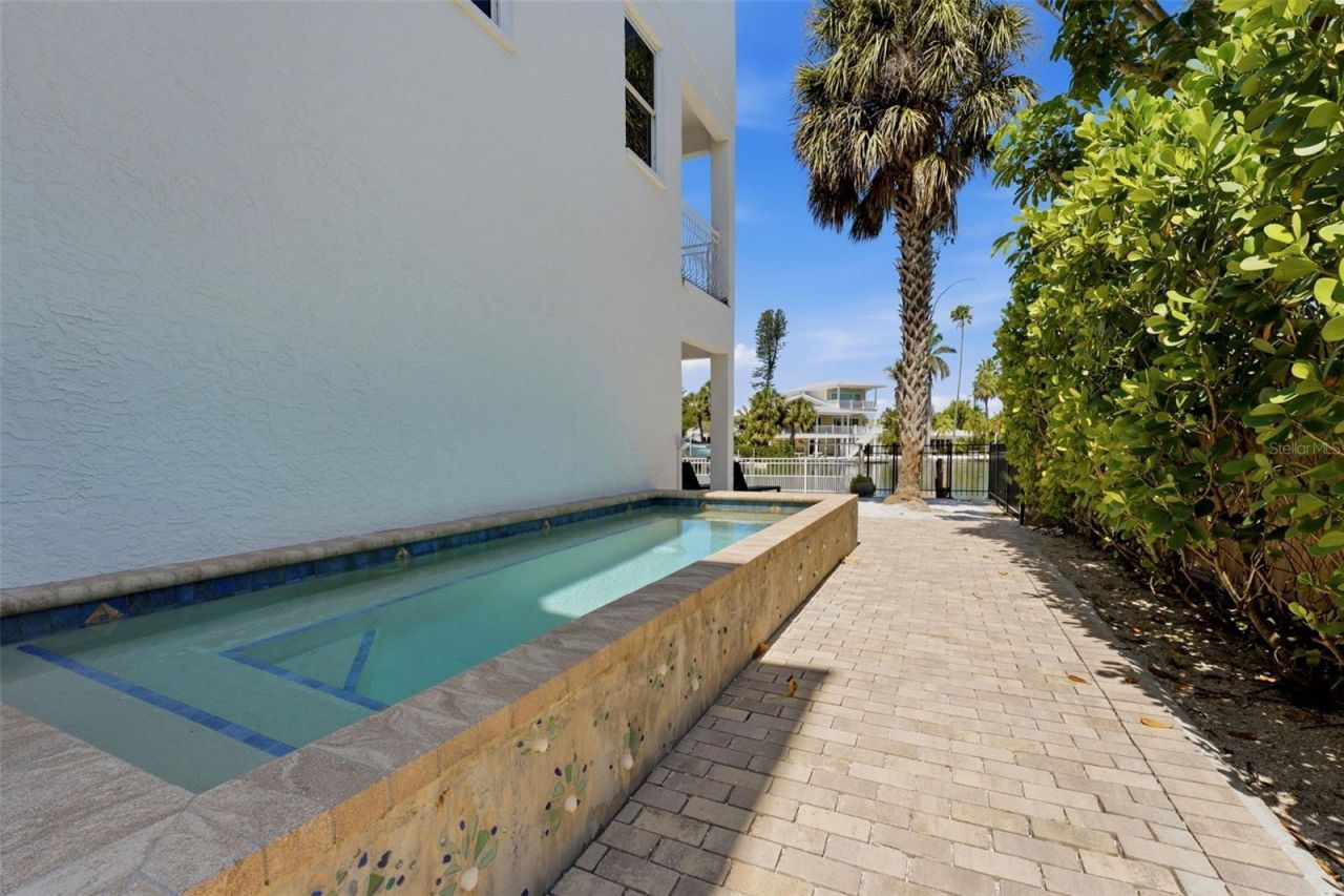 418 Pine Avenue, Anna Maria, FL 34216 Photo