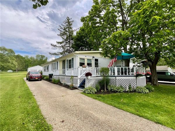 4753 E Lake Road, Livonia, NY 14487